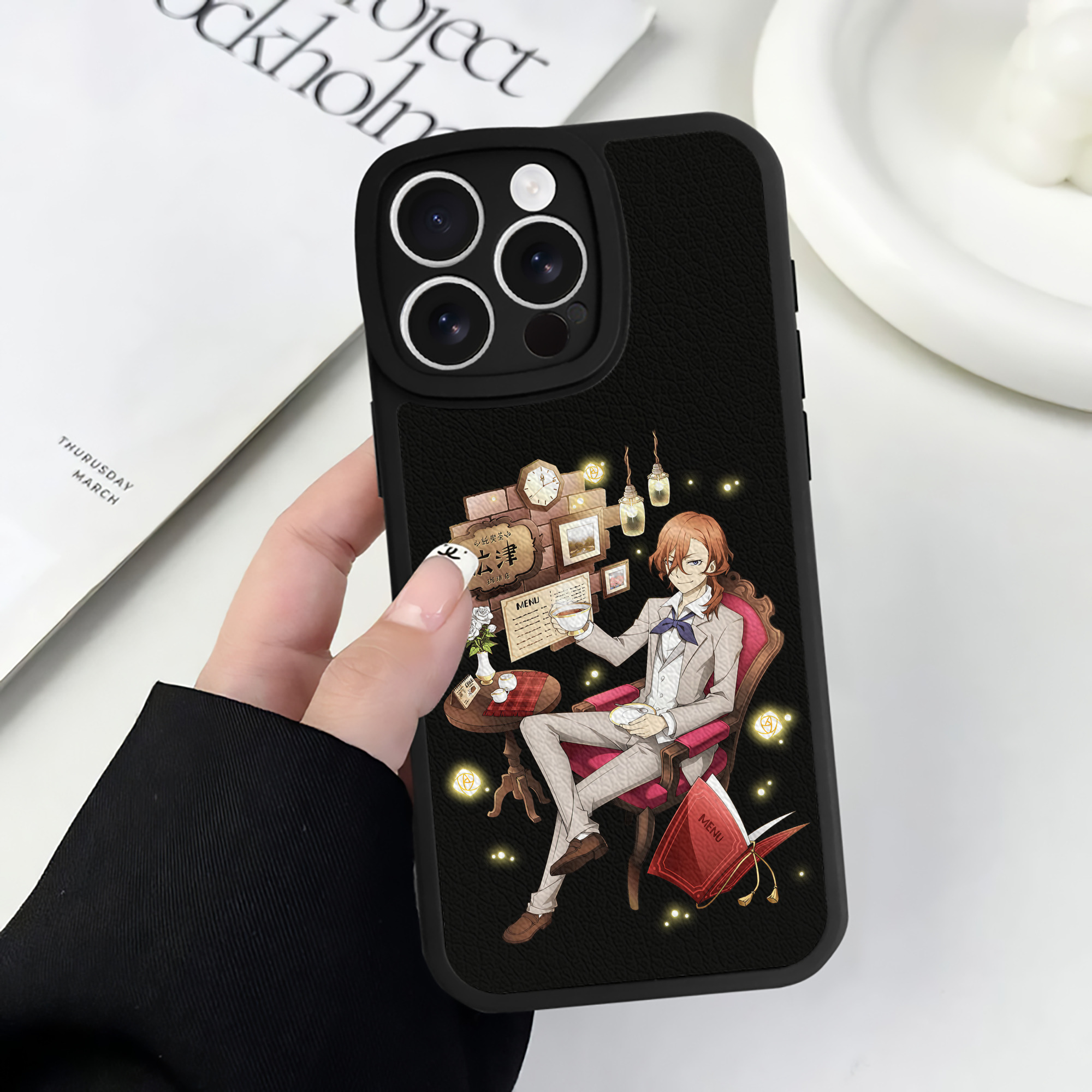 （画像用） 文豪ストレイドッグス Bungo Stray Dogs 【iPhone 16シリーズ対応】シリコンスマホケース（レザー調） 材質：シリコン